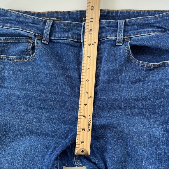 Talbots Women's Everyday Relaxed Jeans in Orion Wash Size 10 - Picture 9 of 10